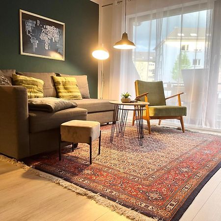 Living At Saarpartments -Adultsonly- 2 Bedrooms, Kitchen - Business & Holiday Apartments For Long- And Short Term Stay, 3 Min To Train Station, Secure E-Bike Parking! Saarbrucken Bagian luar foto