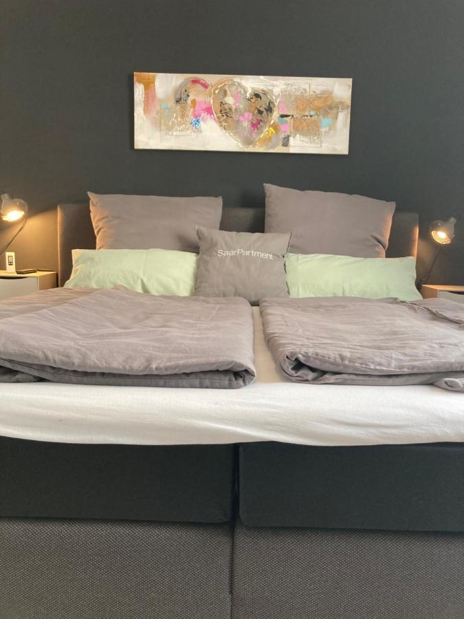 Living At Saarpartments -Adultsonly- 2 Bedrooms, Kitchen - Business & Holiday Apartments For Long- And Short Term Stay, 3 Min To Train Station, Secure E-Bike Parking! Saarbrucken Bagian luar foto