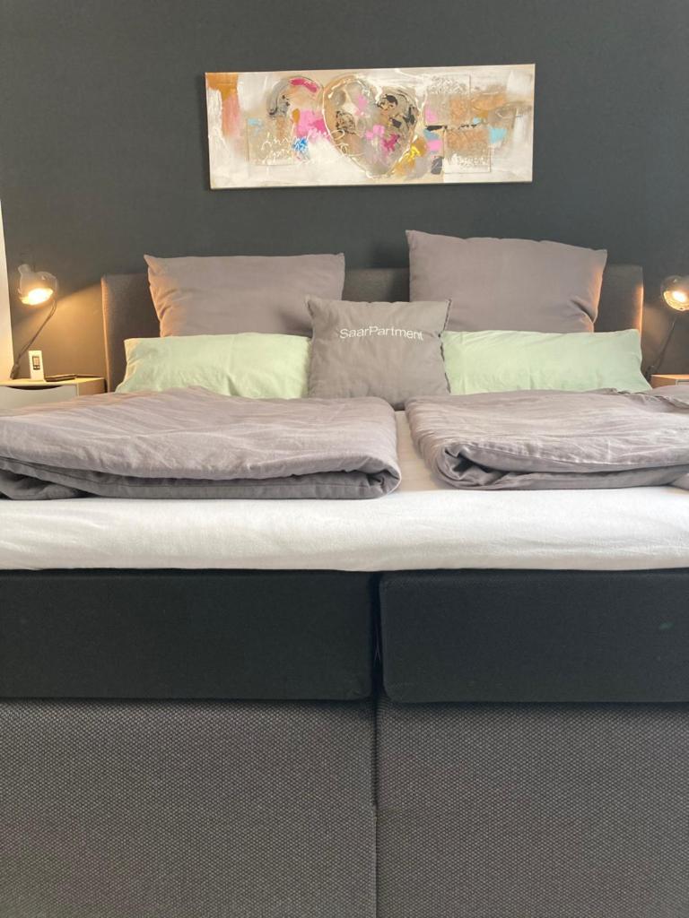 Living At Saarpartments -Adultsonly- 2 Bedrooms, Kitchen - Business & Holiday Apartments For Long- And Short Term Stay, 3 Min To Train Station, Secure E-Bike Parking! Saarbrucken Bagian luar foto